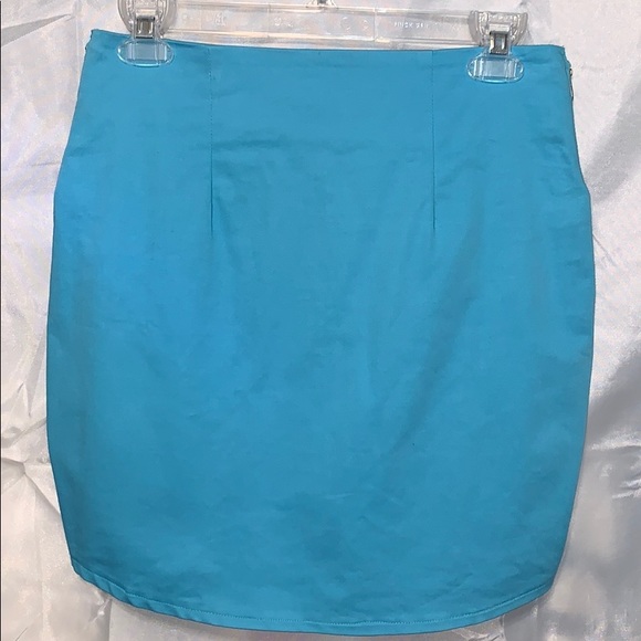 Blue skirt - Picture 3 of 5